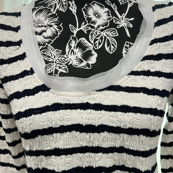 ANTHROPOLOGIE Postage Stamp top - Picture 5 of 14